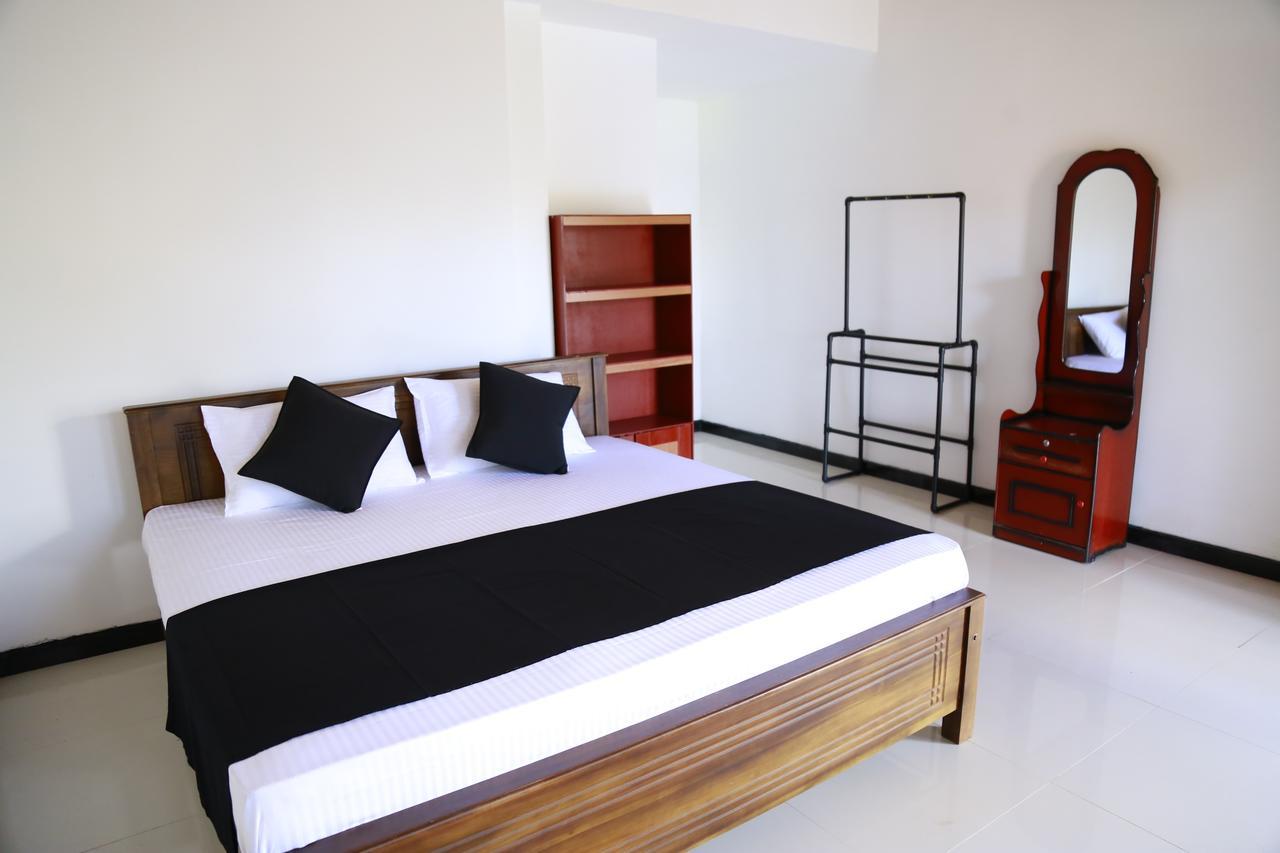 نزل فيليغامافي Layback Boutique Surf & Yoga Camp Sri Lanka المظهر الخارجي الصورة